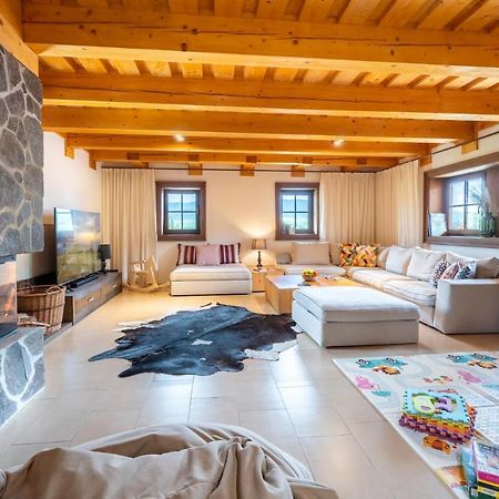 Wellness Drevenica Zuberec, 3 Apartmany, 2 Studia, Tatranske Stity Z Terasy Luaran gambar