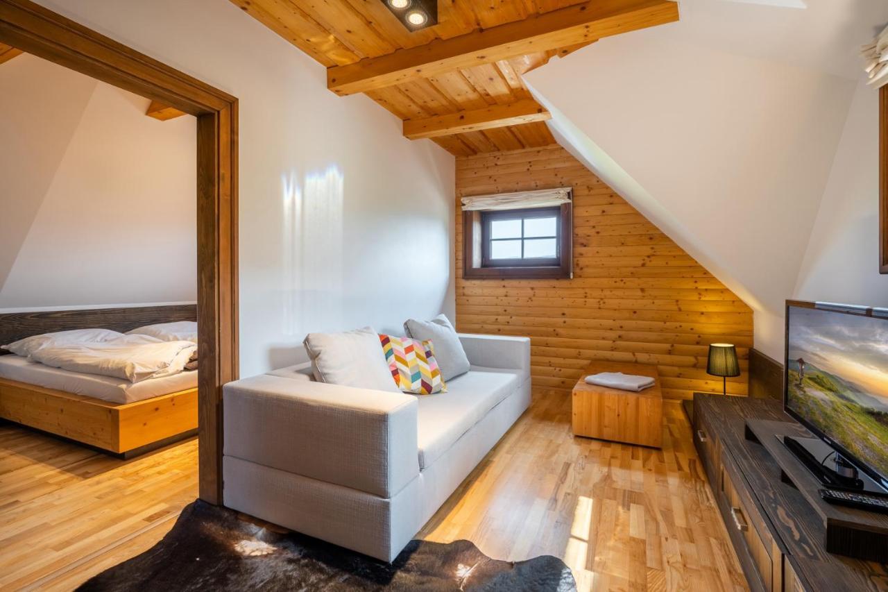 Wellness Drevenica Zuberec, 3 Apartmany, 2 Studia, Tatranske Stity Z Terasy Luaran gambar