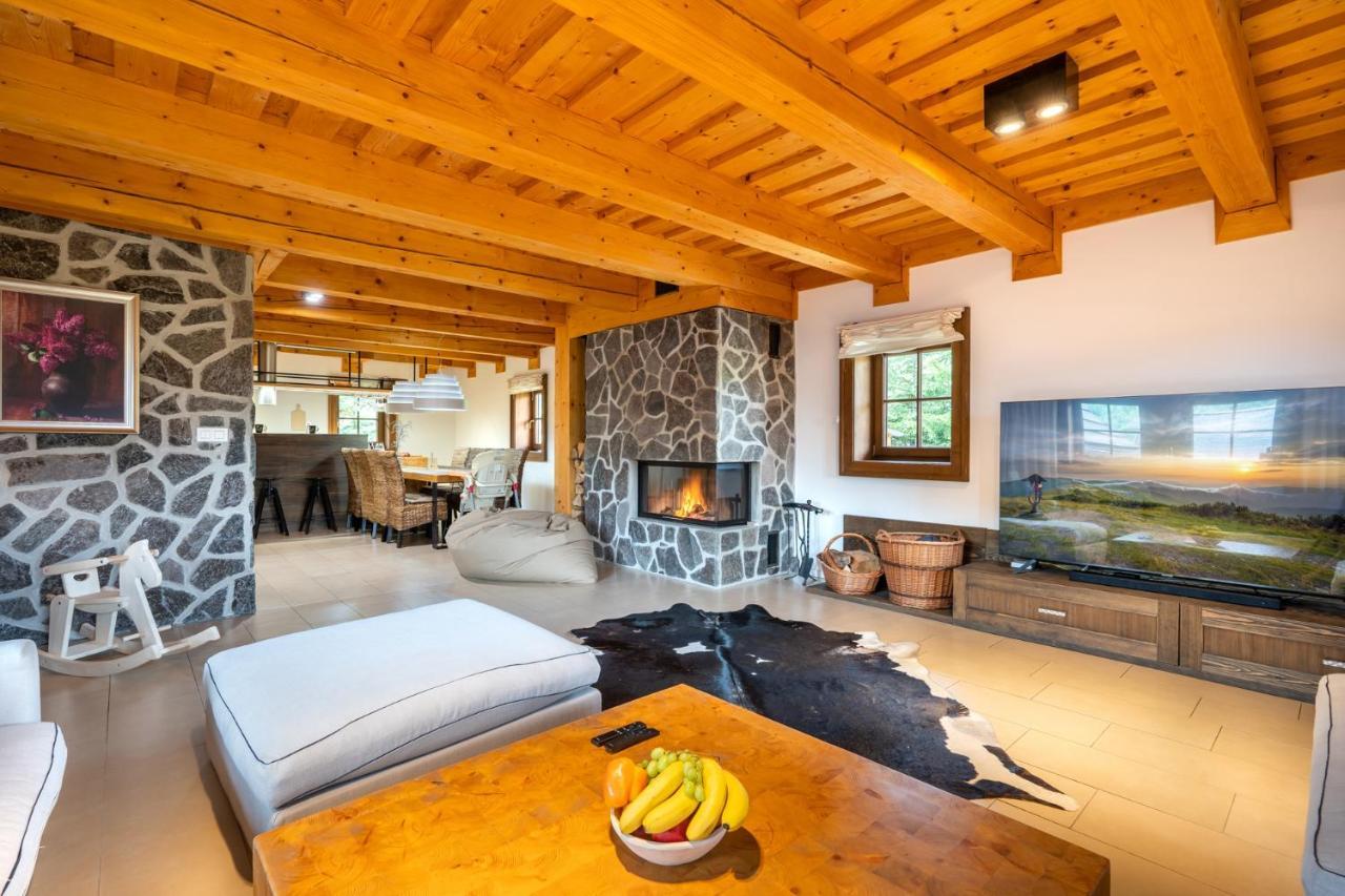 Wellness Drevenica Zuberec, 3 Apartmany, 2 Studia, Tatranske Stity Z Terasy Luaran gambar