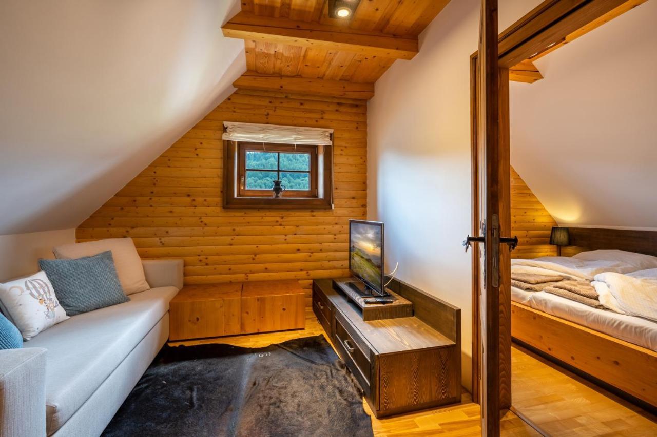 Wellness Drevenica Zuberec, 3 Apartmany, 2 Studia, Tatranske Stity Z Terasy Luaran gambar